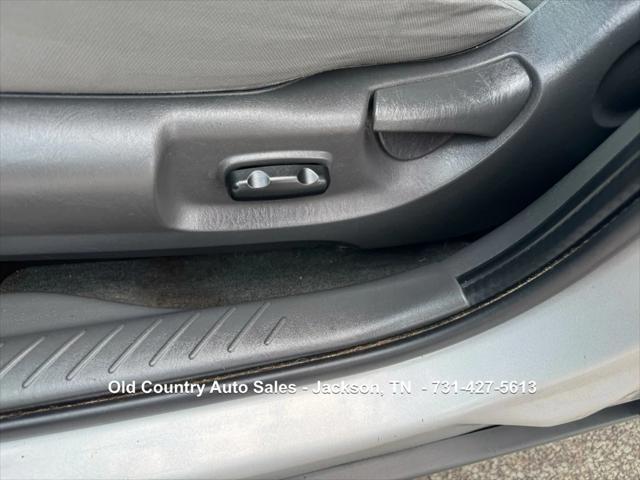 Photo of 2006 Silver Metallic Clearcoat Ford Escape