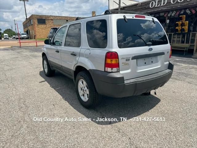 Photo of 2006 Silver Metallic Clearcoat Ford Escape