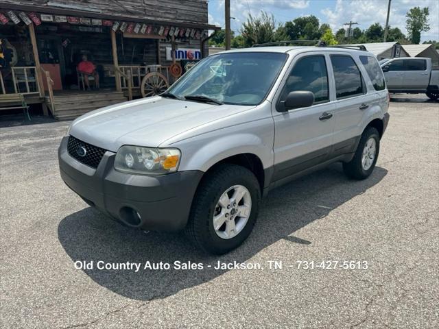 Photo of 2006 Silver Metallic Clearcoat Ford Escape
