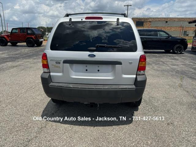 Photo of 2006 Silver Metallic Clearcoat Ford Escape