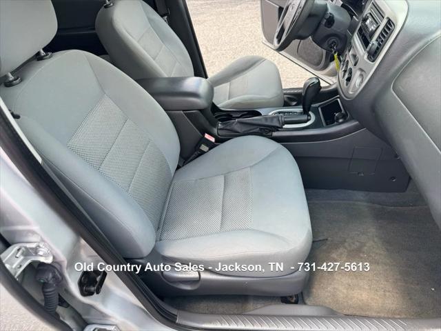 Photo of 2006 Silver Metallic Clearcoat Ford Escape