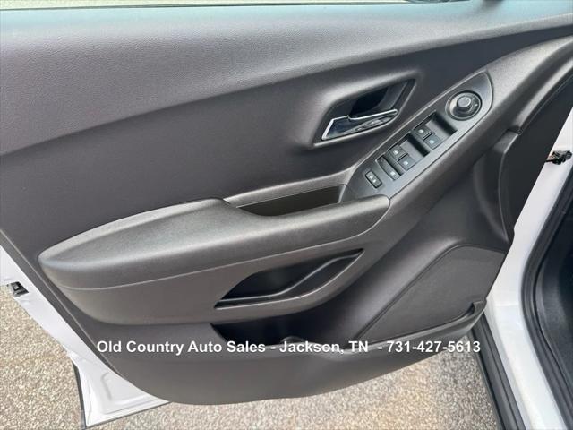 Photo of 2020 Summit White Chevrolet Trax