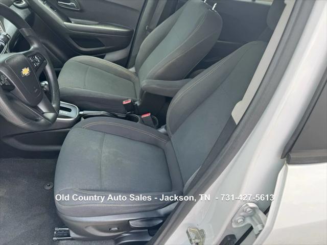 Photo of 2020 Summit White Chevrolet Trax
