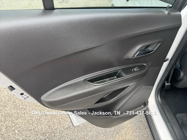 Photo of 2020 Summit White Chevrolet Trax