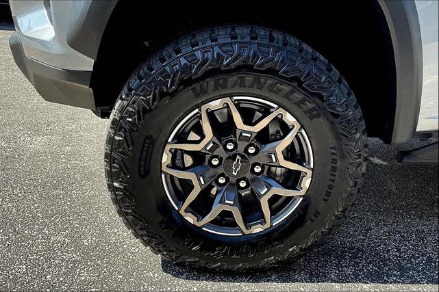 Photo of 2024 Sterling Gray Metallic Chevrolet Colorado