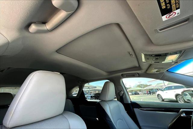 Photo of 2019 Eminent White Pearl Lexus RX 350
