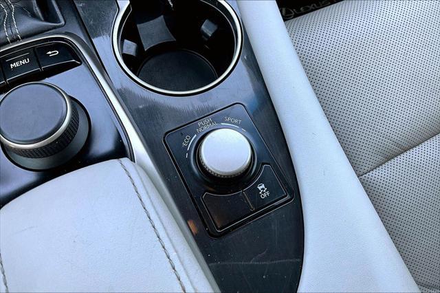 Photo of 2019 Eminent White Pearl Lexus RX 350