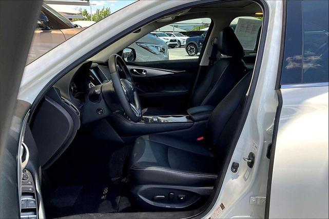 Photo of 2023 Pure White INFINITI Q50