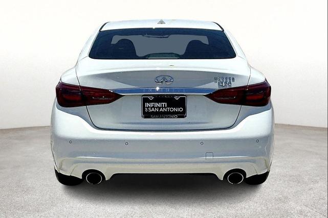 Photo of 2023 Pure White INFINITI Q50
