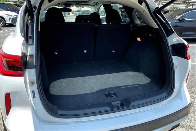 Photo of 2019 Lunar White INFINITI QX50