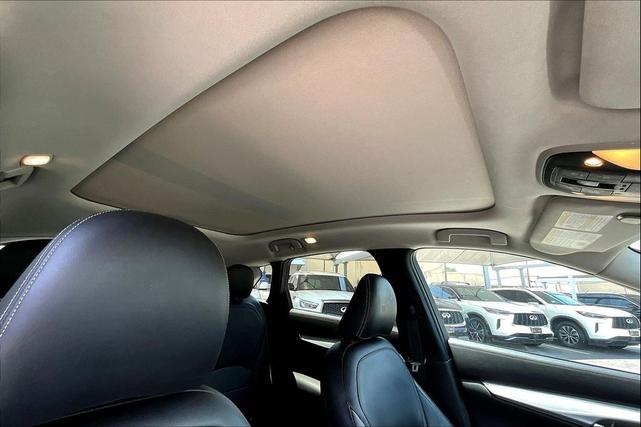 Photo of 2019 Lunar White INFINITI QX50