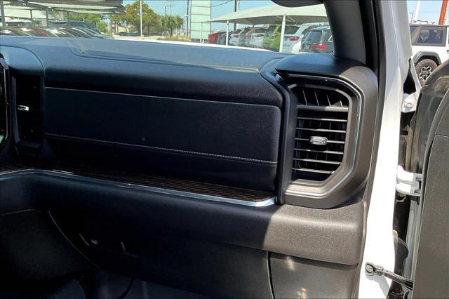 Photo of 2024 Summit White GMC Sierra 1500