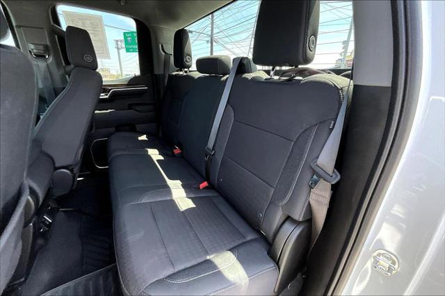Photo of 2024 Summit White GMC Sierra 1500