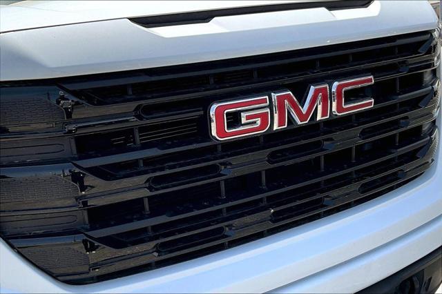 Photo of 2024 Summit White GMC Sierra 1500