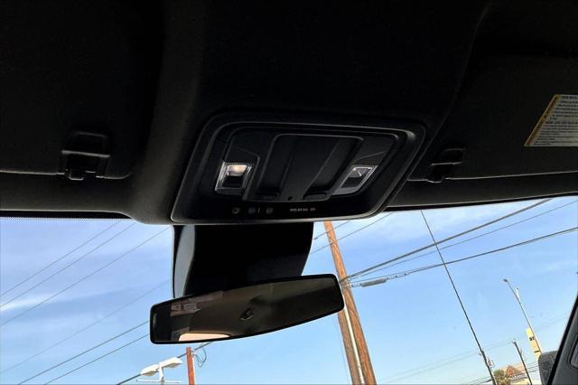 Photo of 2024 Summit White GMC Sierra 1500