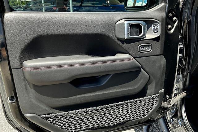 Photo of 2020 Black Clearcoat Jeep Gladiator