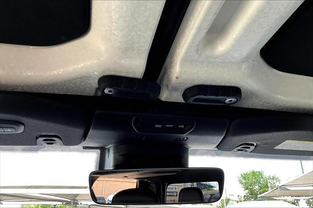 Photo of 2020 Black Clearcoat Jeep Gladiator