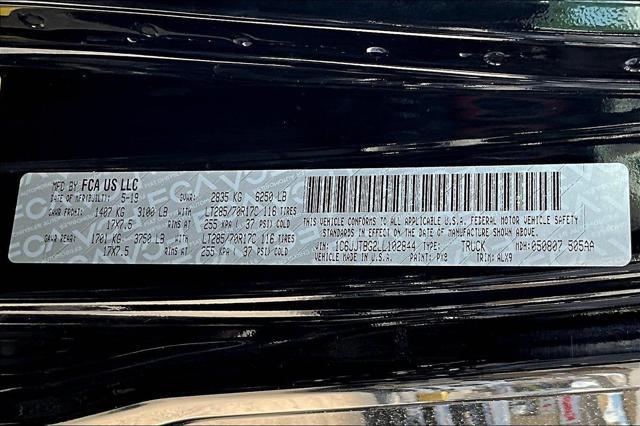 Photo of 2020 Black Clearcoat Jeep Gladiator