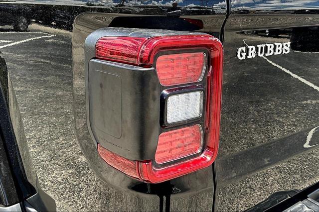 Photo of 2020 Black Clearcoat Jeep Gladiator