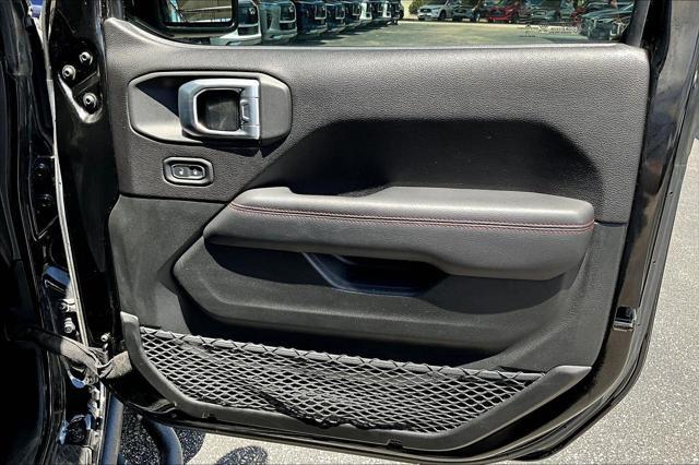 Photo of 2020 Black Clearcoat Jeep Gladiator