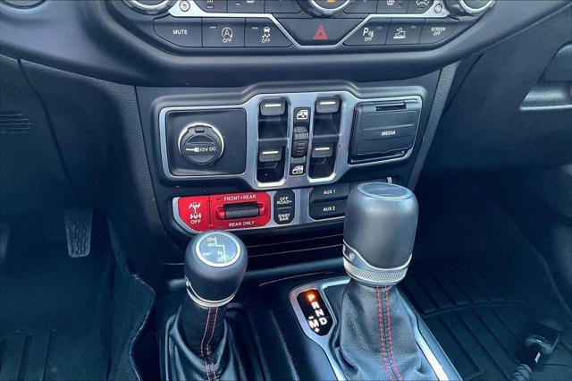 Photo of 2020 Black Clearcoat Jeep Gladiator