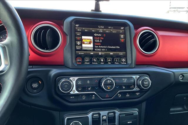 Photo of 2020 Black Clearcoat Jeep Gladiator