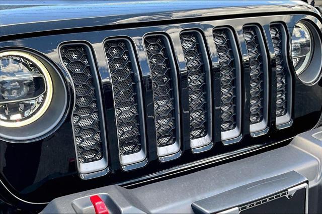 Photo of 2020 Black Clearcoat Jeep Gladiator