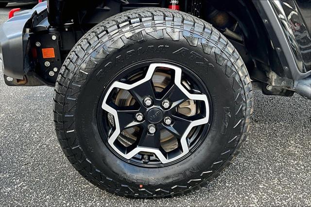 Photo of 2020 Black Clearcoat Jeep Gladiator