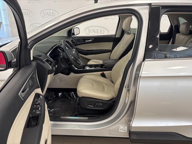 Photo of 2019 Ingot Silver Ford Edge