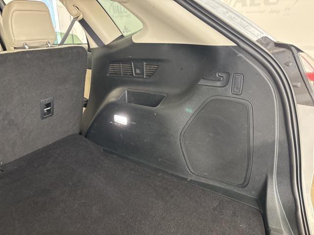 Photo of 2019 Ingot Silver Ford Edge