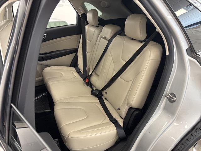 Photo of 2019 Ingot Silver Ford Edge