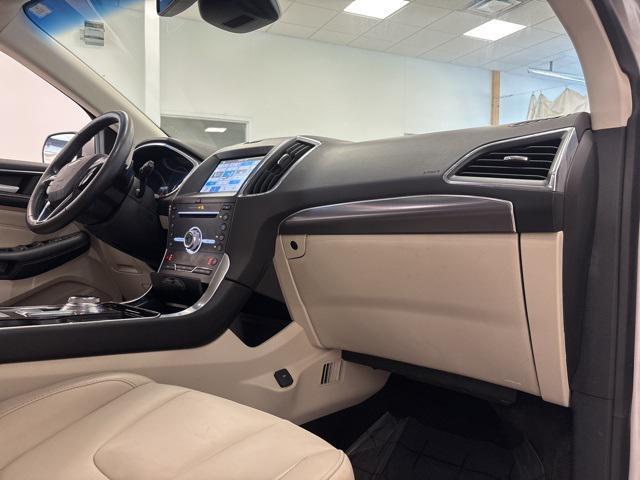 Photo of 2019 Ingot Silver Ford Edge