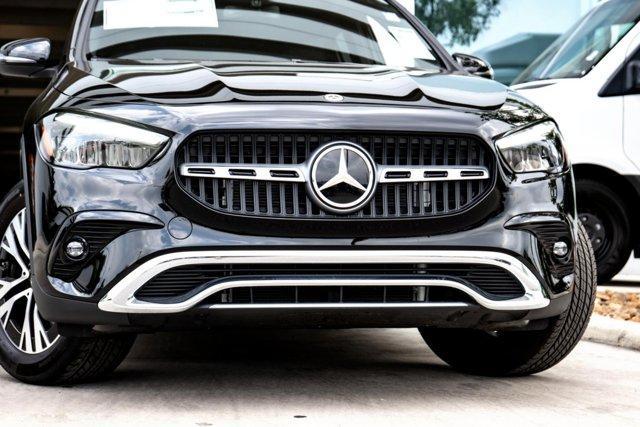 Photo of 2025 Black Mercedes-Benz GLA 250