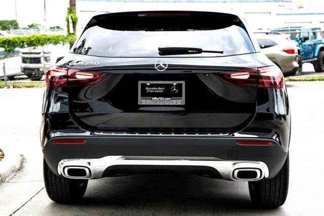 Photo of 2025 Black Mercedes-Benz GLA 250