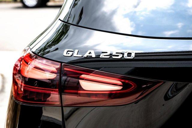 Photo of 2025 Black Mercedes-Benz GLA 250