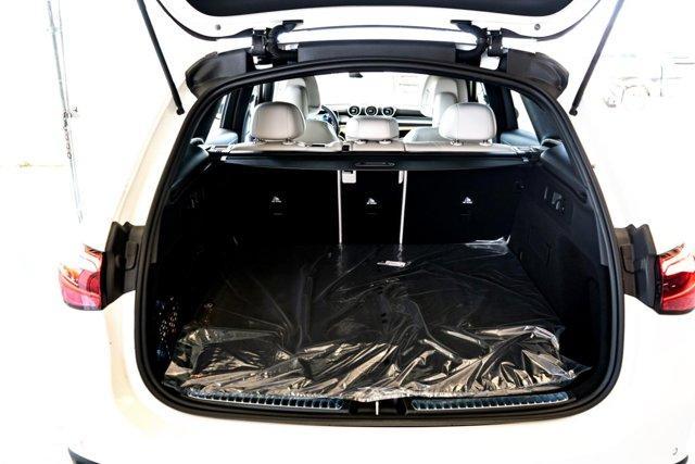 Photo of 2025 Polar White Mercedes-Benz GLC 350e