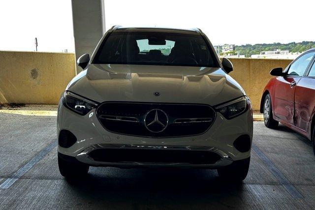 Photo of 2025 Polar White Mercedes-Benz GLC 300