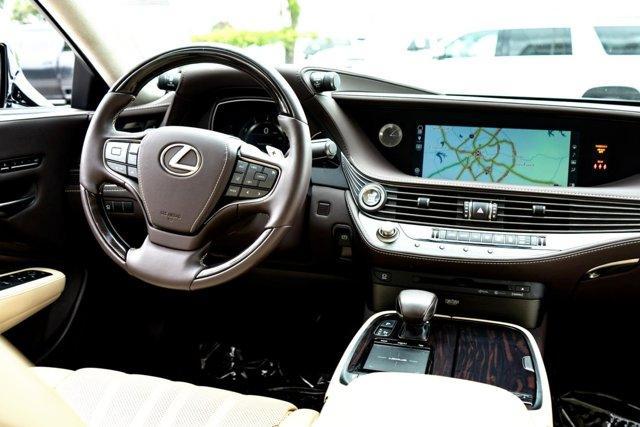 Photo of 2020 Eminent White Pearl Lexus LS 500