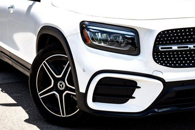 Photo of 2025 Polar White Mercedes-Benz GLB 250