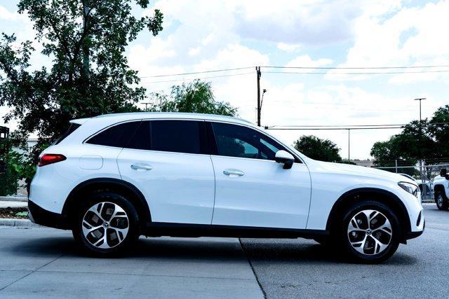 Photo of 2025 Polar White Mercedes-Benz GLC 350e