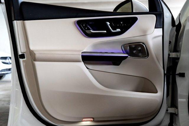 Photo of 2025 Polar White Mercedes-Benz GLC 350e