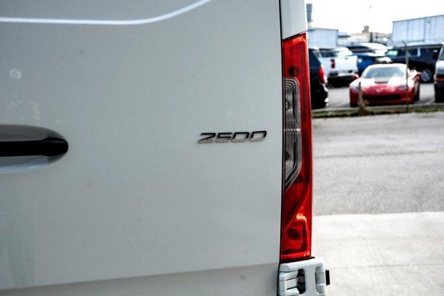 Photo of 2025 Arctic White Mercedes-Benz Sprinter 2500