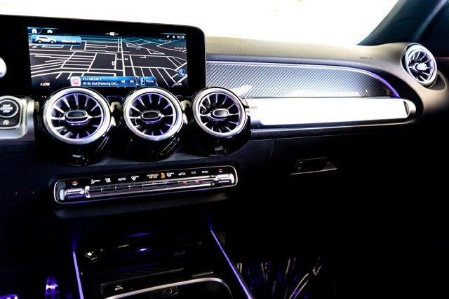 Photo of 2025 Silver Metallic Mercedes-Benz GLB 250