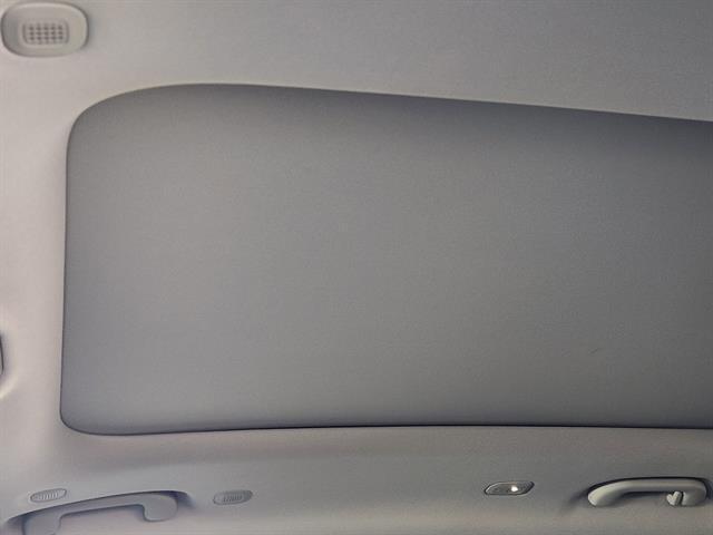 Photo of 2022 Metallic Jeep Grand Cherokee L