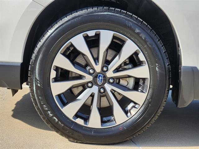 Photo of 2017 Crystal White Pearl Subaru Outback