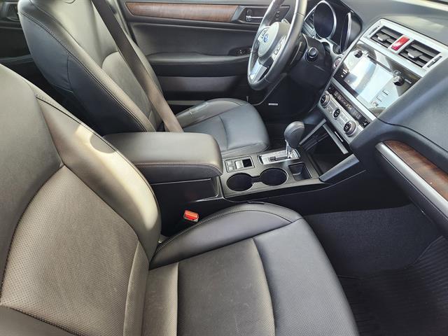 Photo of 2017 Crystal White Pearl Subaru Outback