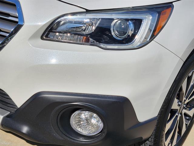 Photo of 2017 Crystal White Pearl Subaru Outback