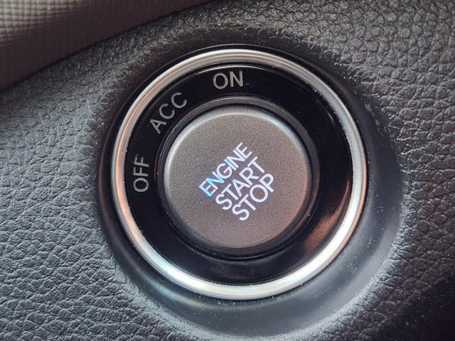 Photo of 2013 Moonstone Silver Hyundai SANTA FE