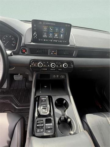 Photo of 2023 Sonic Gray Pearl Honda Pilot