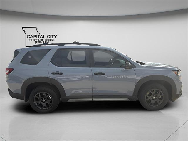 Photo of 2023 Sonic Gray Pearl Honda Pilot